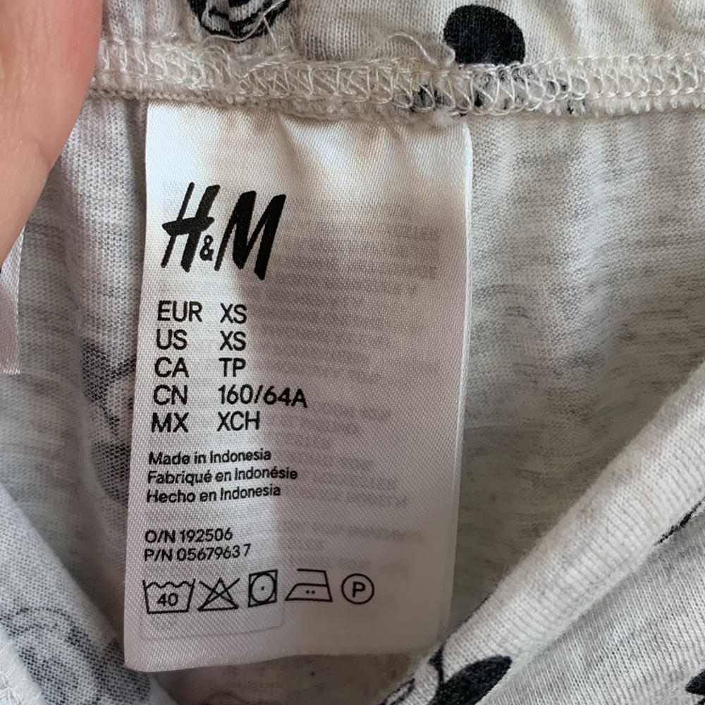 H&M Mickey Women's Pajama Tank and Short Set sz XS - Picture 6 of 6